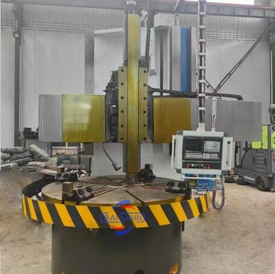 Verticale draaimachine met schijftrommel voor het bewerken van metaal
