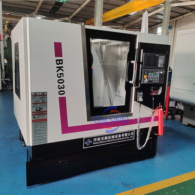 BK5040 CNC Freesmachine Lange Slag Servo Motor Aandrijving Precisie Kogelomloopspindel Metaal Freesapparatuur